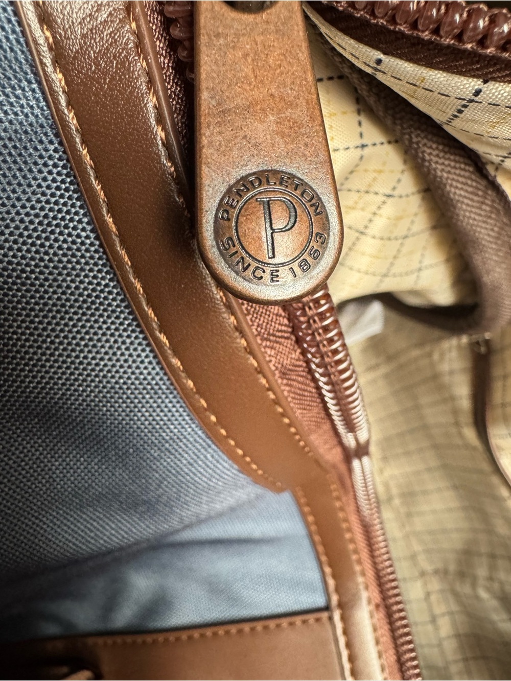 Pendleton Roller Travel Bag, NWT, 11”H, 12”W, 22”L Get it before it’s gone! 💼 💨 - Picture 13 of 16